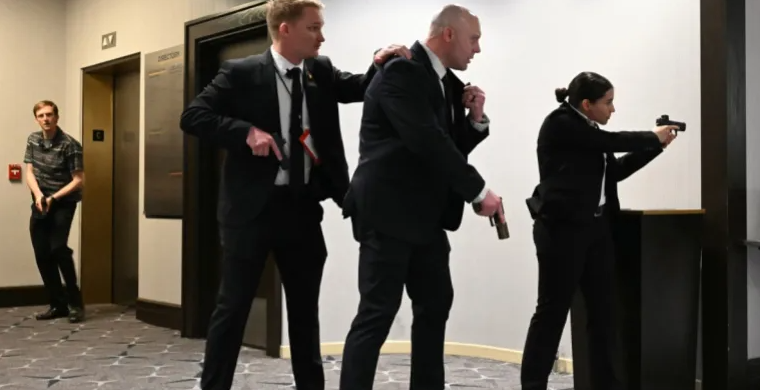 Trump Klaim Petugas Tertembak dalam Insiden di Gedung Putih, Pelaku Ditahan